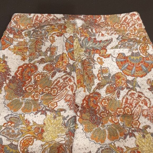 Slim-Sation by Multiples Pull On Capris - Picture 6 of 9